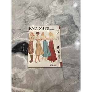 McCalls Vintage Uncut Misses Skirts Size 6 Pattern No 6732